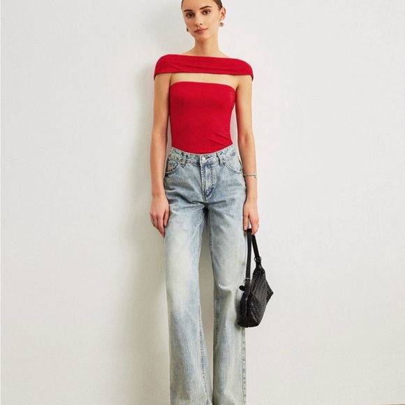 Commense Red Off-Shoulder Backless Top - Picture 5 of 8